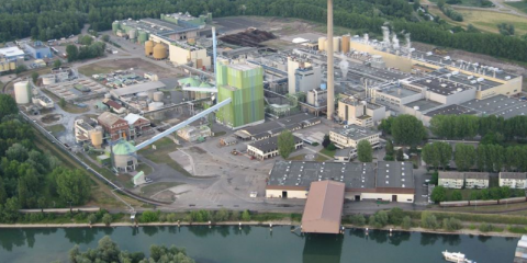 Fabrica de papel de alemania que alimenta a un district heating