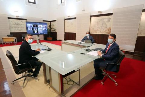 Mesa intersectorial de la madera se reune con el presidente de CyL